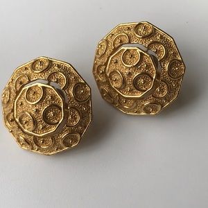 VTG Crown Trifari Clip On Earrings